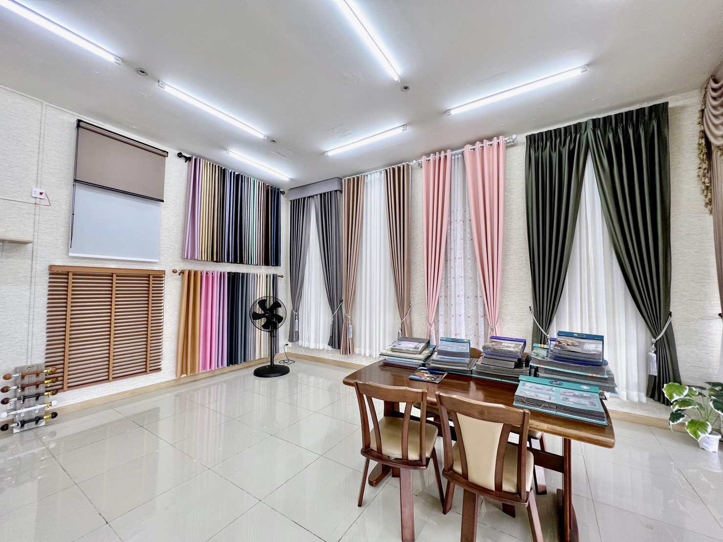 หน้าร้านผ้าม่านปรียาดา65