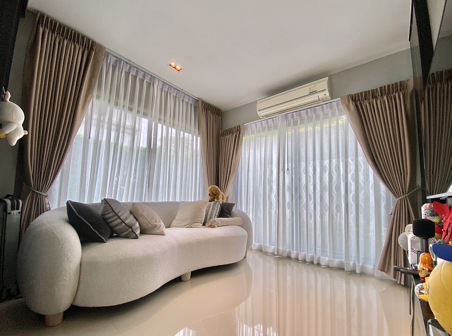 ม่านจีบ